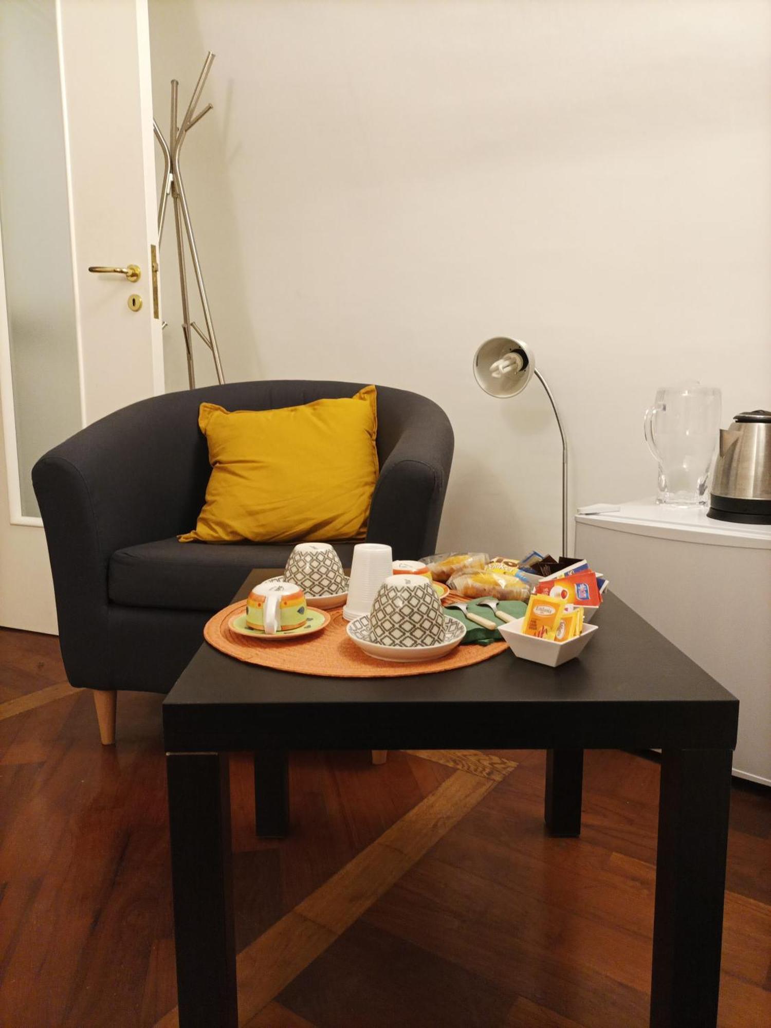 Hotel La Casa Di Francesca à Naples Extérieur photo
